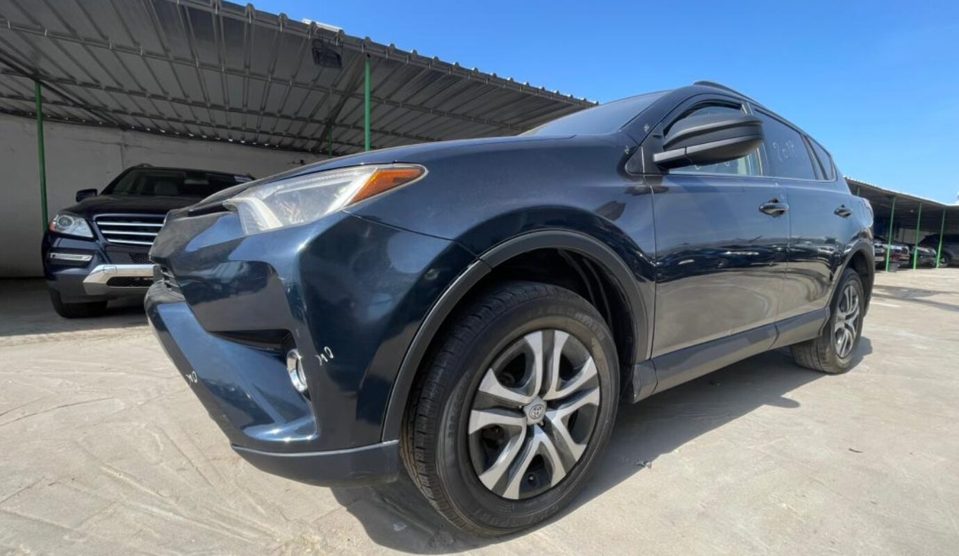TOYOTA RAV4    2018