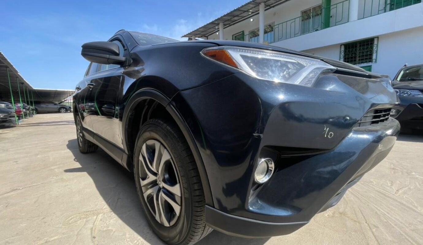 TOYOTA RAV4    2018
