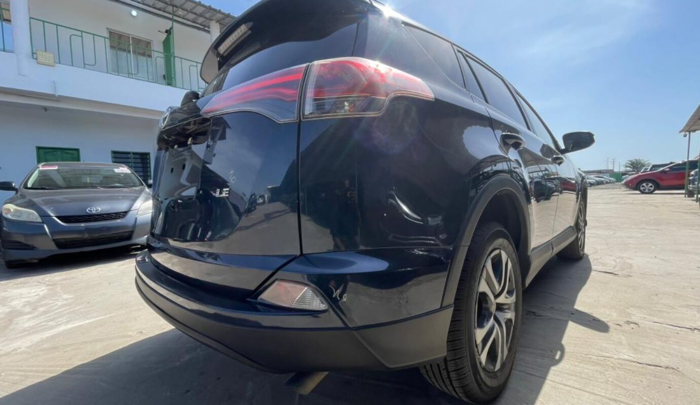 TOYOTA RAV4    2018