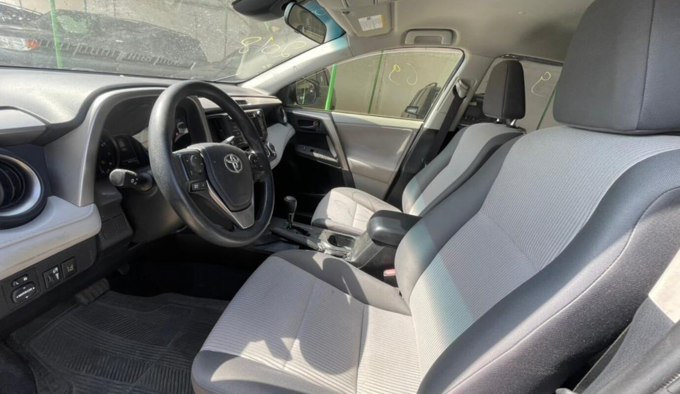 TOYOTA RAV4    2018