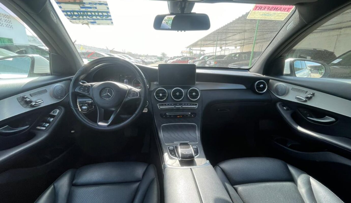 MERCEDES GLC300 4MATIC   2019