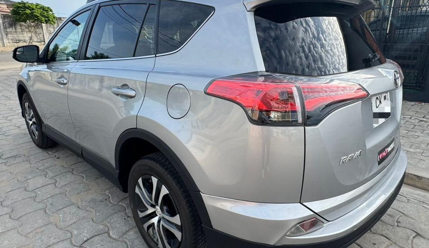 TOYOTA RAV4~LE
