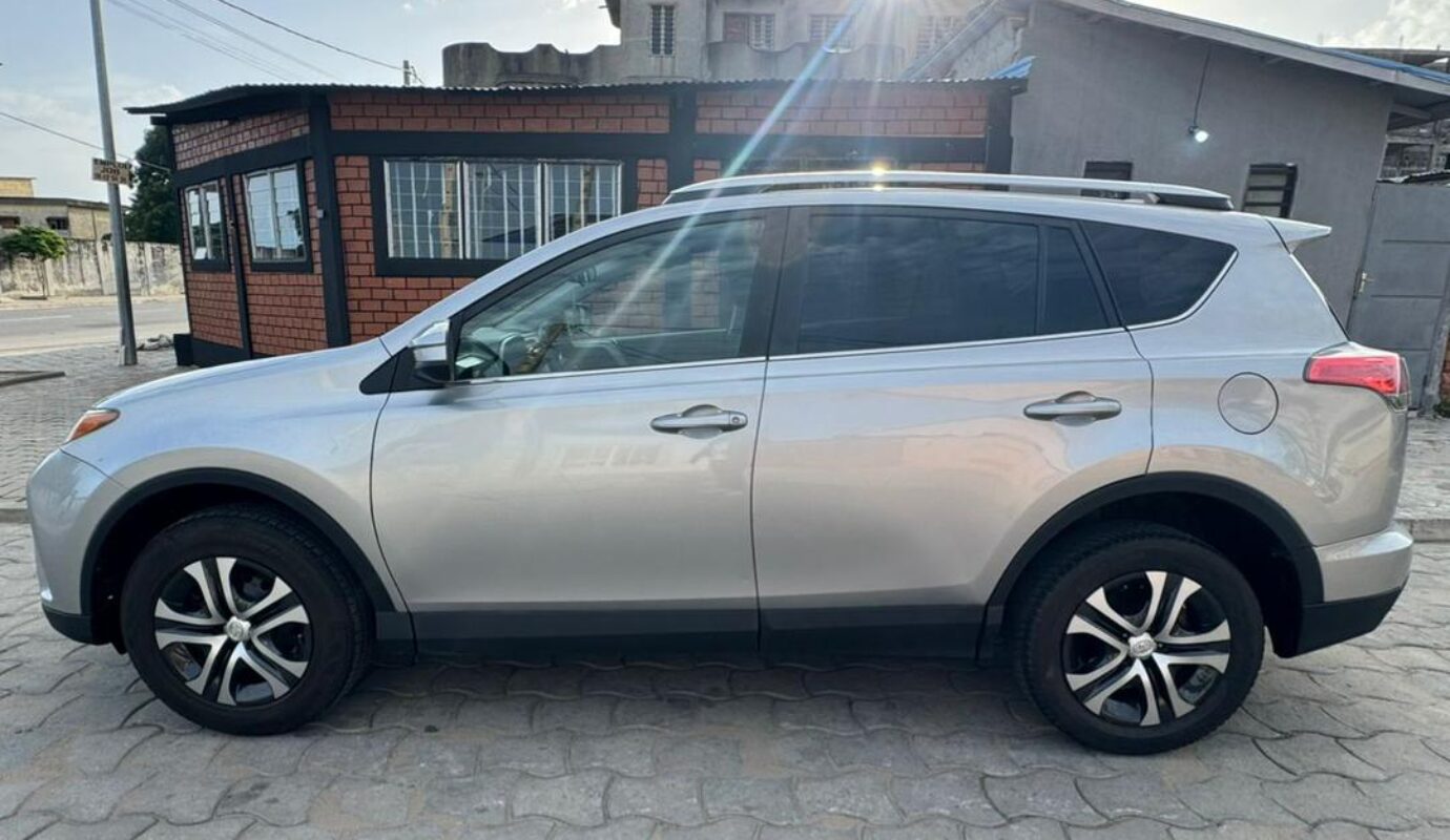 TOYOTA RAV4~LE