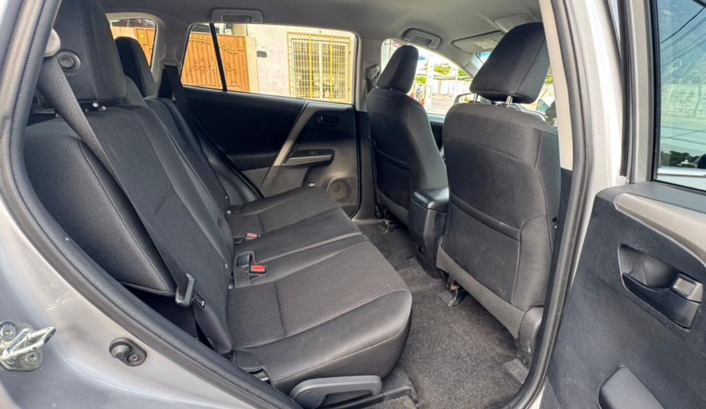 TOYOTA RAV4~LE