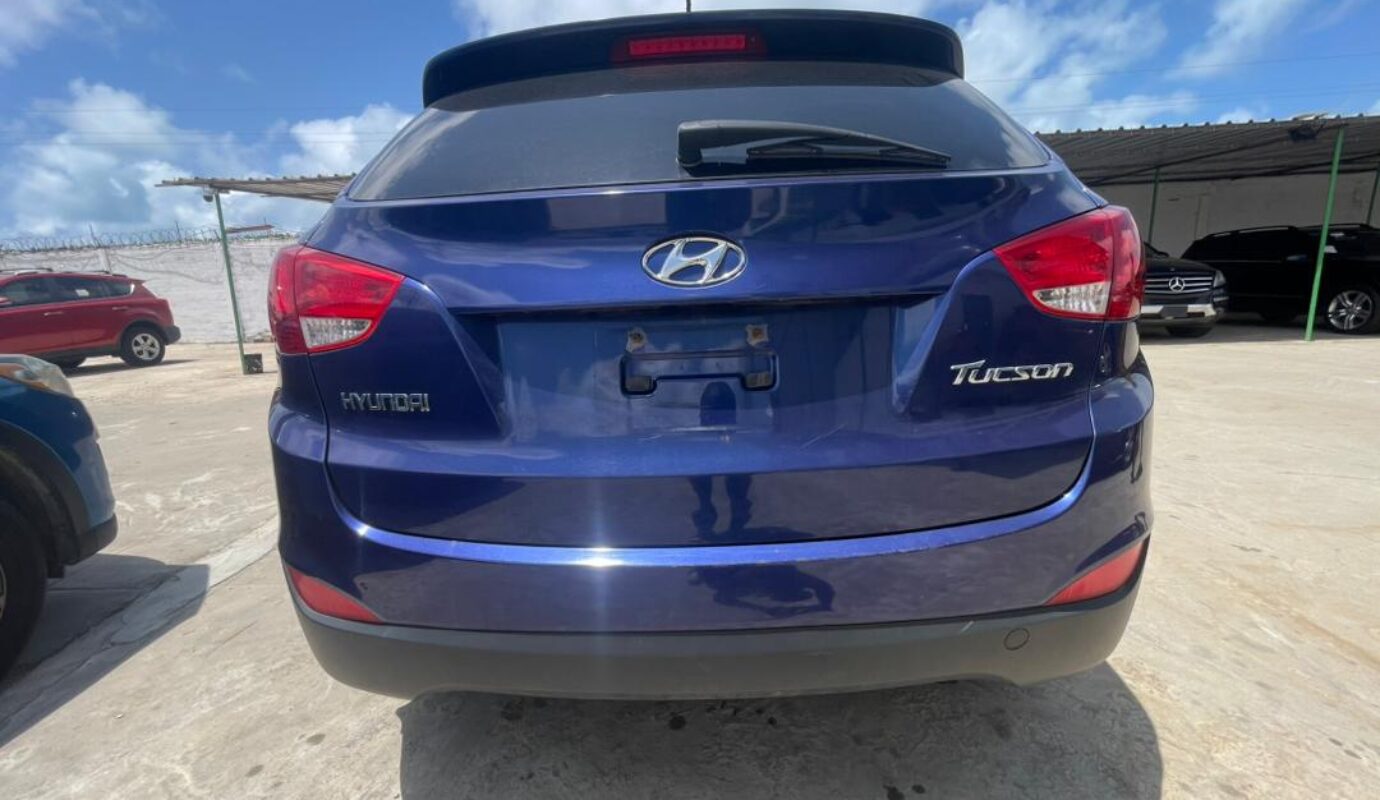 HUNDAHI TUCSON